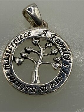 Silver tone untested Family Tree Pendant - Inspirational Quote charm